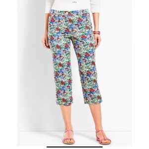 Talbots Perfect Skimmer Floral Print Capri Pants 
Size 10 Petite